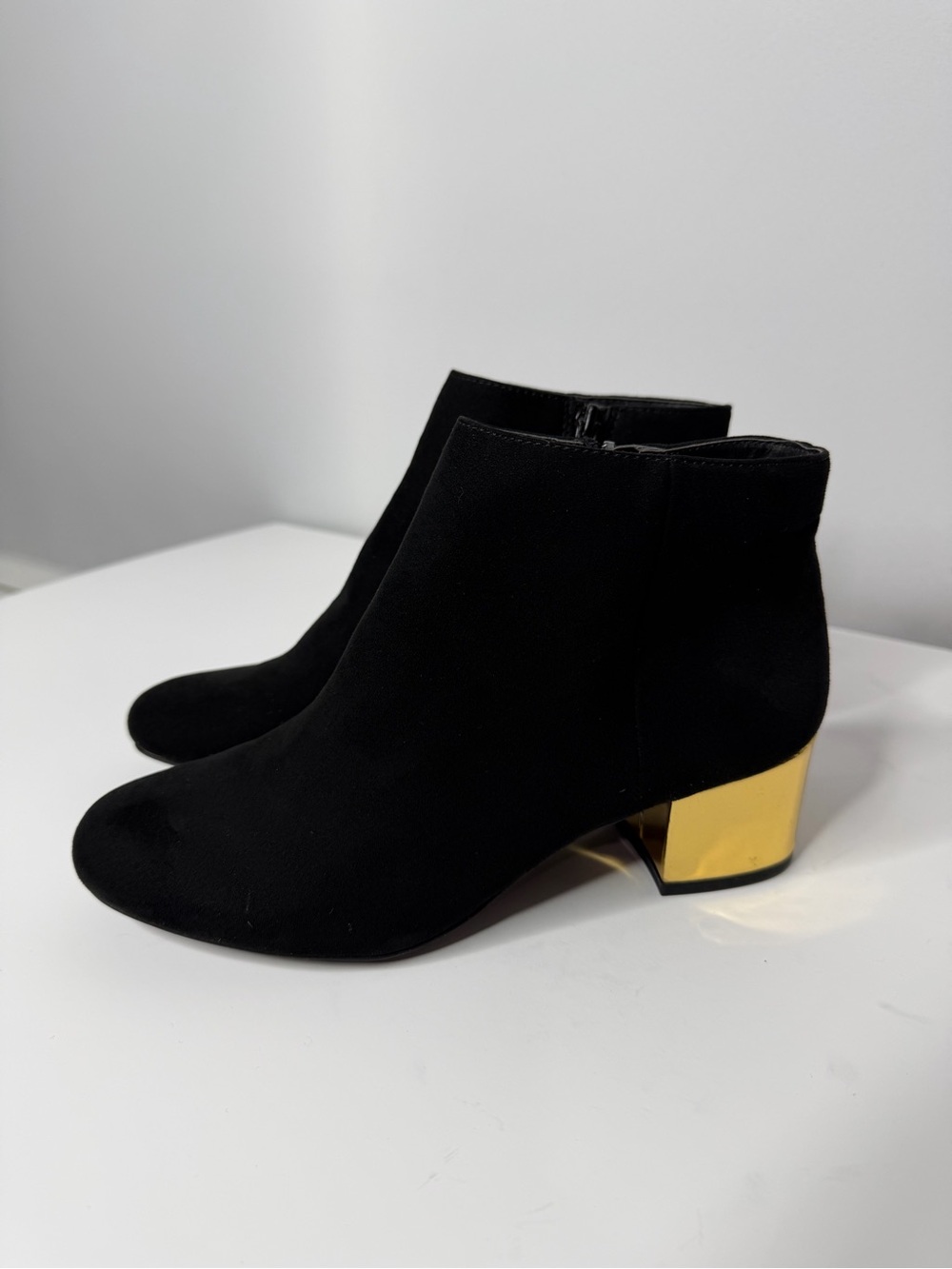 Arizona Jean Company Black Ankle Boots with Gold Block Heel